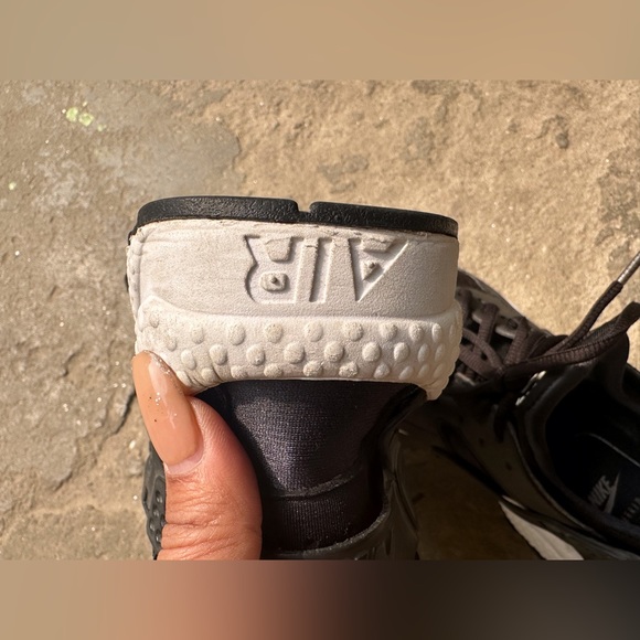 Nike Huarache - Picture 12 of 16